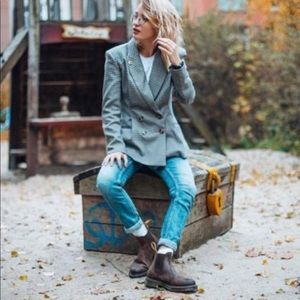 dr martens chelsea style